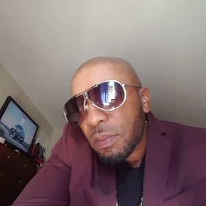 Meet your Posher, Earl